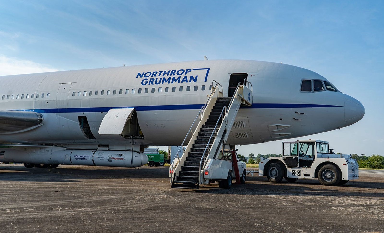 Northrop Grumman Stargazer aircraft with Pegasus XL rocket carrying LINK at NASA Wallops before the Swift boost launch